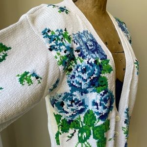 Vintage cardigan with pockets